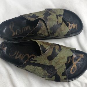 Camouflage leather slides